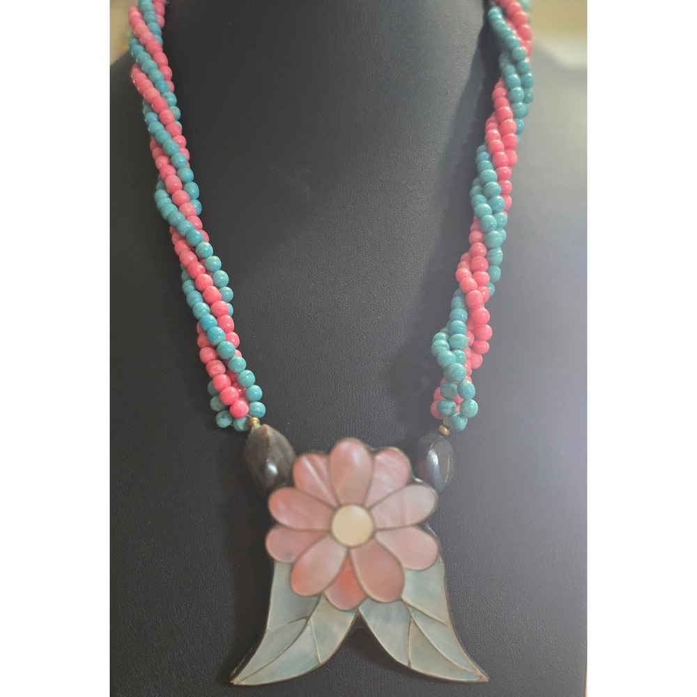 Vintage Lee Sands Stone Multi Strand Mother of Pearl Flower Pendant Necklace